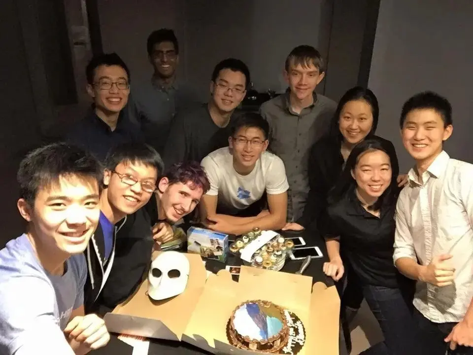 AI 时代的“PayPal 黑帮”,从一起实习到身价亿万