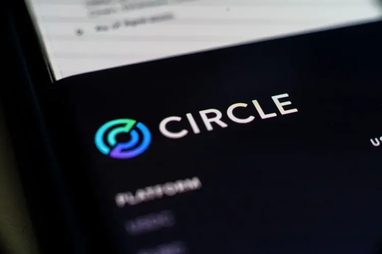  Circle 财报前夜，华尔街对 CRCL 估值产生巨大分歧 